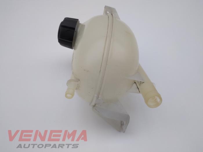 Expansievat van een Renault Clio IV Estate/Grandtour (7R) 1.5 Energy dCi 90 FAP 2014