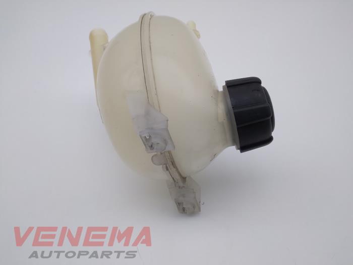 Expansievat van een Renault Clio IV Estate/Grandtour (7R) 1.5 Energy dCi 90 FAP 2014