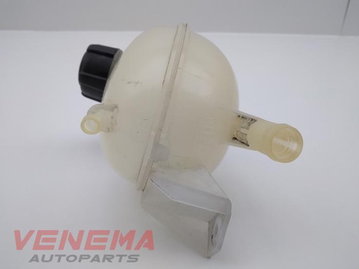 Expansievat van een Renault Clio IV Estate/Grandtour (7R) 1.5 Energy dCi 90 FAP 2014