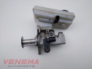 Gebruikte Hoofdremcilinder Volkswagen Up! (121) 1.0 12V 60 Prijs € 9,99 Margeregeling aangeboden door Venema Autoparts