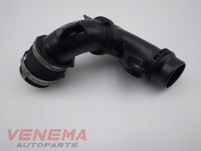 Gebruikte Intercooler Buis Peugeot 208 II (UB/UH/UP) 1.2 Vti 12V PureTech 100 Prijs € 14,99 Margeregeling aangeboden door Venema Autoparts