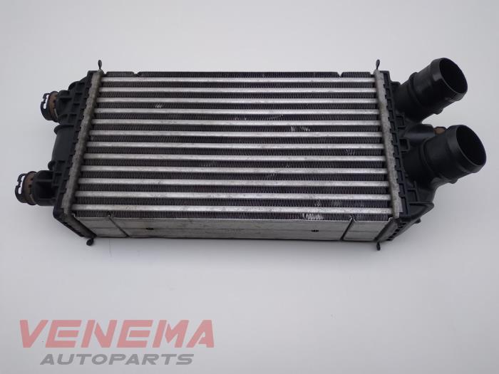 Gebruikte Intercooler Peugeot 208 II (UB/UH/UP) 1.2 Vti 12V PureTech 100 Prijs € 99,99 Margeregeling aangeboden door Venema Autoparts