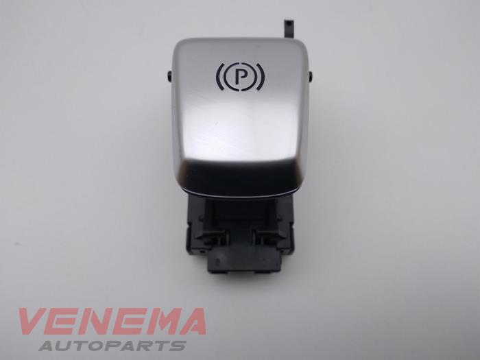 Gebruikte Handrem schakelaar Mercedes C (C205) C-300 2.0 Turbo 16V Prijs € 9,99 Margeregeling aangeboden door Venema Autoparts