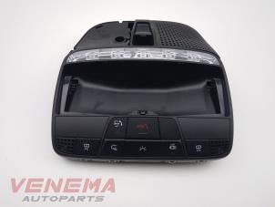 Gebruikte Binnenverlichting voor Mercedes C (C205) C-300 2.0 Turbo 16V Prijs € 89,99 Margeregeling aangeboden door Venema Autoparts