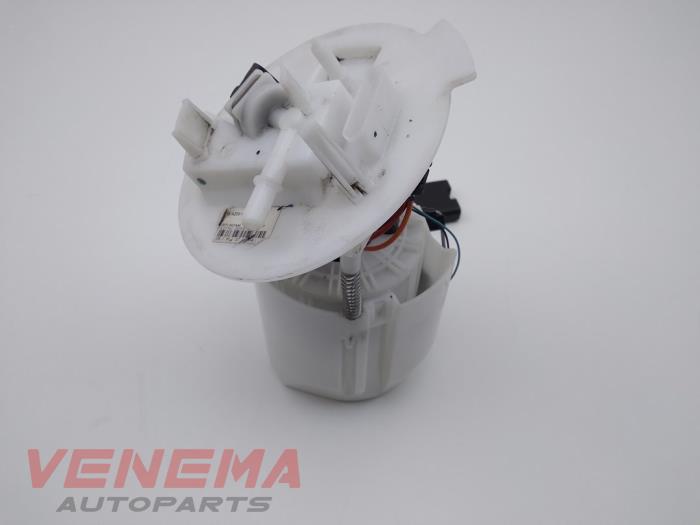 Gebruikte Tank element Pomp Mercedes C (C205) C-300 2.0 Turbo 16V Prijs € 39,99 Margeregeling aangeboden door Venema Autoparts