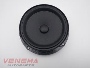 Gebruikte Speaker Skoda Fabia III (NJ3) 1.2 TSI 16V Prijs € 14,99 Margeregeling aangeboden door Venema Autoparts