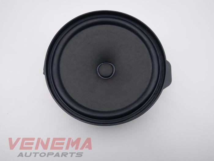 Speaker van een Mercedes-Benz A (W176) 1.5 A-160 CDI, A-160d 16V 2014