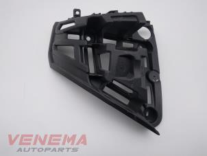 Gebruikte Bumpersteun links-achter Citroen C5 Aircross I (A4/AC/AJ/AR) 1.6 Turbo 180 16V Prijs € 24,99 Margeregeling aangeboden door Venema Autoparts