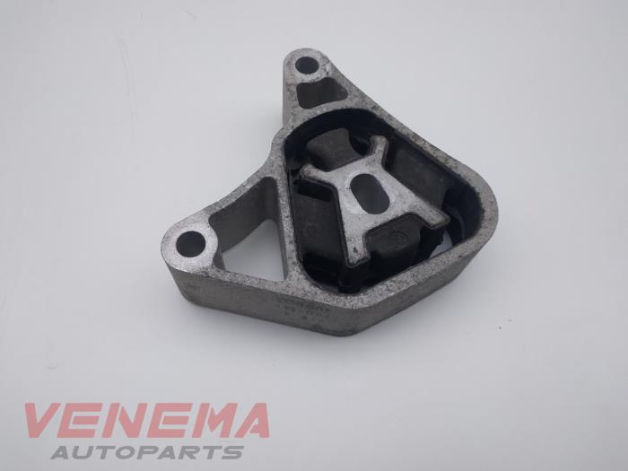 Gebruikte Motorsteun Mercedes A (W176) 1.5 A-160 CDI, A-160d 16V Prijs € 14,99 Margeregeling aangeboden door Venema Autoparts