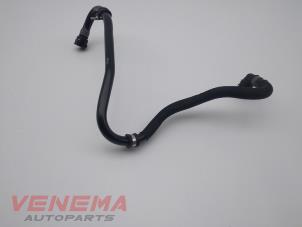 Gebruikte Leiding (diversen) Mercedes C (C205) C-300 2.0 Turbo 16V Prijs € 14,99 Margeregeling aangeboden door Venema Autoparts