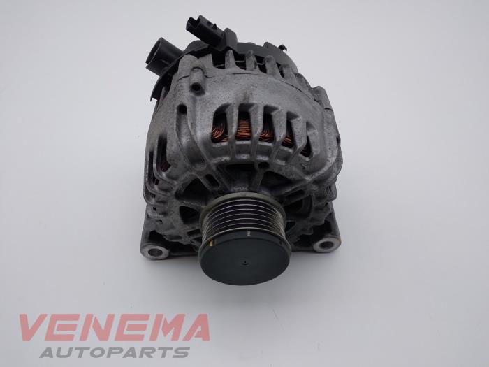 Gebruikte Dynamo Opel Corsa F (UB/UH/UP) 1.2 Turbo 12V 130 Prijs € 74,99 Margeregeling aangeboden door Venema Autoparts