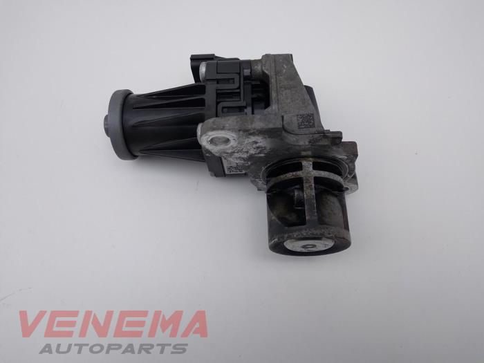 Gebruikte Uitlaat gasklep (EGR) Mercedes A (W176) 1.5 A-160 CDI, A-160d 16V Prijs € 39,99 Margeregeling aangeboden door Venema Autoparts