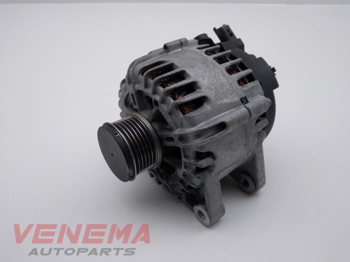 Gebruikte Dynamo Peugeot 208 II (UB/UH/UP) 1.2 Vti 12V PureTech 130 Prijs € 99,99 Margeregeling aangeboden door Venema Autoparts