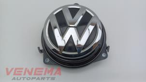 Gebruikte Handgreep Achterklep Volkswagen Passat Variant (3G5) 1.6 TDI 16V Prijs € 39,99 Margeregeling aangeboden door Venema Autoparts