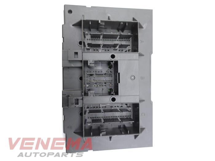 Module Bodycontrol van een Volkswagen Passat Variant (3G5) 1.6 TDI 16V 2016