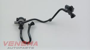 Gebruikte Brandstofleiding BMW X5 (F15) xDrive 40e PHEV 2.0 Prijs € 49,99 Margeregeling aangeboden door Venema Autoparts