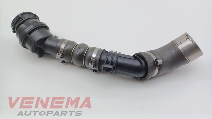 Gebruikte Intercooler Slang Mercedes A (177.0) 1.5 A-180d Prijs € 69,99 Margeregeling aangeboden door Venema Autoparts