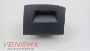 Gebruikte Opbergvak BMW X5 (F15) xDrive 40e PHEV 2.0 Prijs € 49,99 Margeregeling aangeboden door Venema Autoparts