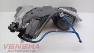 Gebruikte Tank Mercedes ML II (164/4JG) 3.0 ML-280 CDI 4-Matic V6 24V Prijs € 299,99 Margeregeling aangeboden door Venema Autoparts