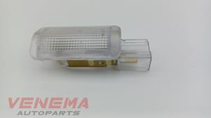 Gebruikte Binnenverlichting voor Mercedes ML II (164/4JG) 3.0 ML-280 CDI 4-Matic V6 24V Prijs € 9,99 Margeregeling aangeboden door Venema Autoparts