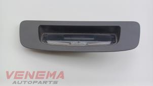 Gebruikte Achterklep Handgreep Citroen C3 Aircross I (2C/2R) 1.2 e-THP PureTech 110 Prijs € 19,99 Margeregeling aangeboden door Venema Autoparts