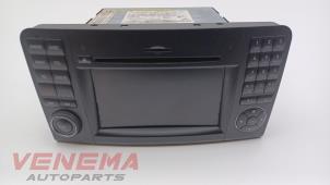 Gebruikte Navigatie Display Mercedes ML II (164/4JG) 3.0 ML-280 CDI 4-Matic V6 24V Prijs € 249,99 Margeregeling aangeboden door Venema Autoparts