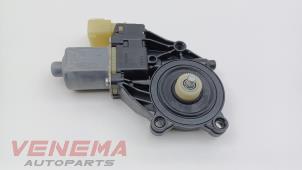 Gebruikte Motor electrisch raam Ford Fiesta 6 (JA8) 1.0 EcoBoost 12V 100 Prijs € 9,99 Margeregeling aangeboden door Venema Autoparts