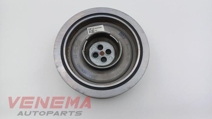 Gebruikte Krukas Poelie BMW 1 serie (F20) 118i 1.5 TwinPower 12V Prijs € 89,99 Margeregeling aangeboden door Venema Autoparts