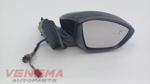 Gebruikte Buitenspiegel rechts Peugeot 208 II (UB/UH/UP) 1.2 Vti 12V PureTech 100 Prijs € 249,99 Margeregeling aangeboden door Venema Autoparts