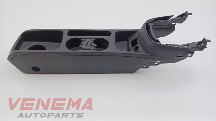 Middenconsoles van een Ford Fiesta 6 (JA8) 1.0 EcoBoost 12V 100 2015