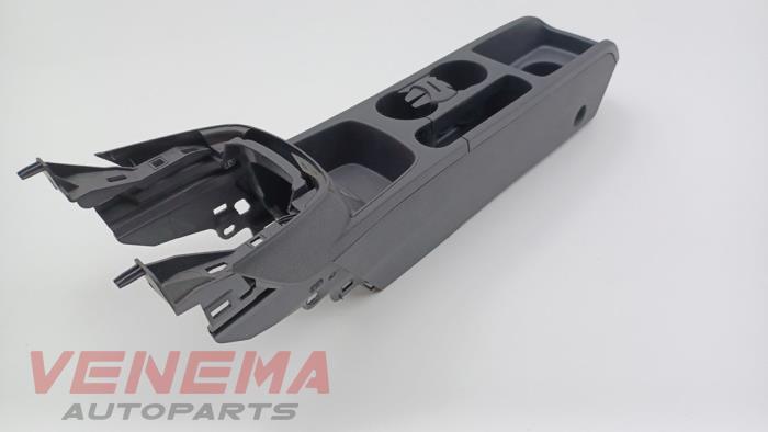 Middenconsoles van een Ford Fiesta 6 (JA8) 1.0 EcoBoost 12V 100 2015