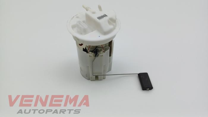 Gebruikte Tank element Pomp Ford Fiesta 6 (JA8) 1.0 EcoBoost 12V 100 Prijs € 39,99 Margeregeling aangeboden door Venema Autoparts