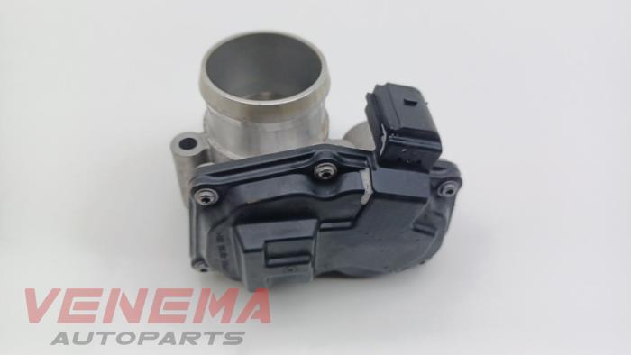 Gebruikte Gasklephuis Ford Fiesta 6 (JA8) 1.0 EcoBoost 12V 100 Prijs € 14,99 Margeregeling aangeboden door Venema Autoparts