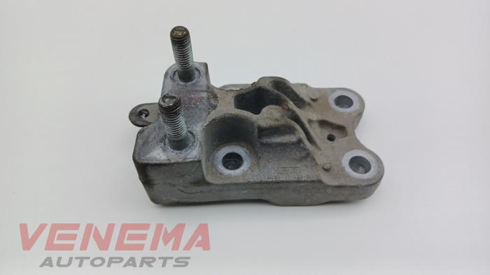 Gebruikte Motorsteun Ford Fiesta 6 (JA8) 1.0 EcoBoost 12V 100 Prijs € 14,99 Margeregeling aangeboden door Venema Autoparts
