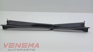 Gebruikte Paravan Citroen C3 Aircross I (2C/2R) 1.2 e-THP PureTech 110 Prijs € 39,99 Margeregeling aangeboden door Venema Autoparts