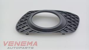 Gebruikte Afdekplaat mistlamp links Mercedes ML II (164/4JG) 3.0 ML-280 CDI 4-Matic V6 24V Prijs € 19,99 Margeregeling aangeboden door Venema Autoparts