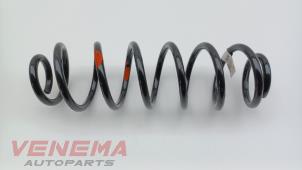 Gebruikte Schroefveer achter Skoda Kamiq 1.0 TSI 12V Prijs € 19,99 Margeregeling aangeboden door Venema Autoparts