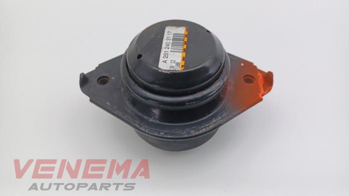 Gebruikte Motorsteun Mercedes ML II (164/4JG) 3.0 ML-280 CDI 4-Matic V6 24V Prijs € 14,99 Margeregeling aangeboden door Venema Autoparts