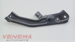 Gebruikte Koplampframe links Skoda Kamiq 1.0 TSI 12V Prijs € 14,99 Margeregeling aangeboden door Venema Autoparts