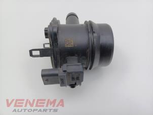 Gebruikte Luchthoeveelheidsmeter BMW 1 serie (F20) 118i 1.5 TwinPower 12V Prijs € 49,99 Margeregeling aangeboden door Venema Autoparts
