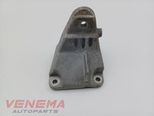 Gebruikte Motorsteun BMW 1 serie (F20) 118i 1.5 TwinPower 12V Prijs € 19,99 Margeregeling aangeboden door Venema Autoparts