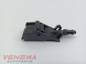 Gebruikte Ruitensproeier voor Skoda Citigo 1.0 12V Prijs € 9,99 Margeregeling aangeboden door Venema Autoparts