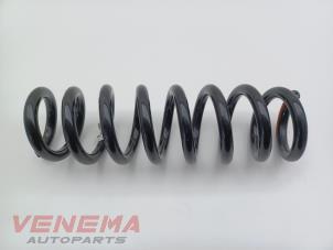 Gebruikte Veerschroef achter BMW 1 serie (F20) 118i 1.5 TwinPower 12V Prijs € 19,99 Margeregeling aangeboden door Venema Autoparts