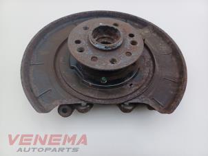 Gebruikte Fusee links-achter Mercedes ML II (164/4JG) 3.0 ML-280 CDI 4-Matic V6 24V Prijs € 49,99 Margeregeling aangeboden door Venema Autoparts