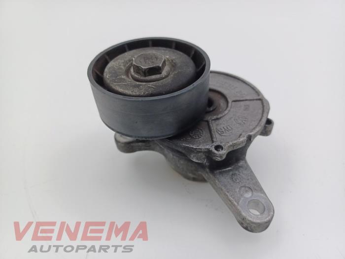 Gebruikte Spanrol Multiriem Volkswagen Passat Variant (3G5) 1.6 TDI 16V Prijs € 14,99 Margeregeling aangeboden door Venema Autoparts