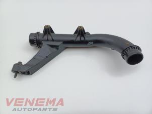 Gebruikte Koelwaterslang Mercedes C Estate (S205) C-300d 2.0 Turbo 16V Prijs € 19,99 Margeregeling aangeboden door Venema Autoparts