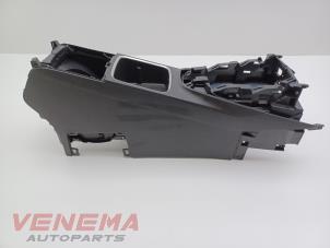 Gebruikte Middenconsoles Opel Grandland (X) 1.2 Turbo 12V Prijs € 39,99 Margeregeling aangeboden door Venema Autoparts