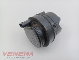 Gebruikte Waterpomp Mercedes C Estate (S205) C-300d 2.0 Turbo 16V Prijs € 49,99 Margeregeling aangeboden door Venema Autoparts