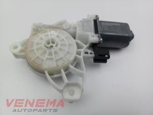 Gebruikte Motor electrisch raam Mercedes C Estate (S205) C-300d 2.0 Turbo 16V Prijs € 24,99 Margeregeling aangeboden door Venema Autoparts