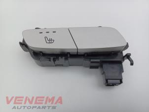 Gebruikte Schakelaar Stoelverwarming Mercedes C Estate (S205) C-300d 2.0 Turbo 16V Prijs € 9,99 Margeregeling aangeboden door Venema Autoparts